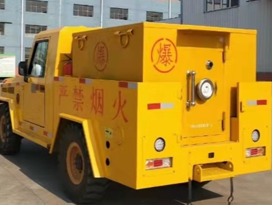 岳普湖凯龙爆破器材运输车：保障爆破任务的安全运行
