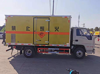 岳普湖爆破器材运输车技术升级与安全合规新趋势